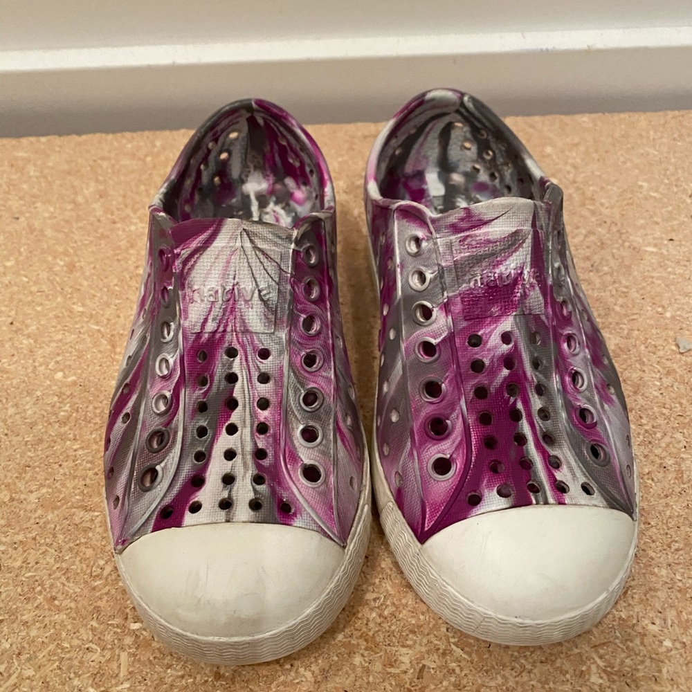 Native shoes size 9